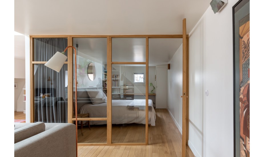 2026-07/chambre-verriere-duplex-renove-paris