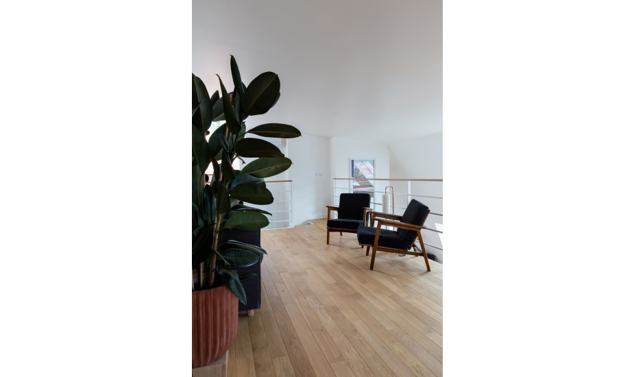 2026-07/mezzanine-bureau-teletravail-duplex-renove-paris